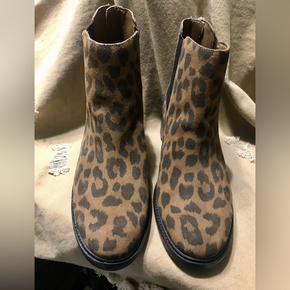 Vince Camuto Leopard Boots 9 Wide EUC - Picture 7 of 11
